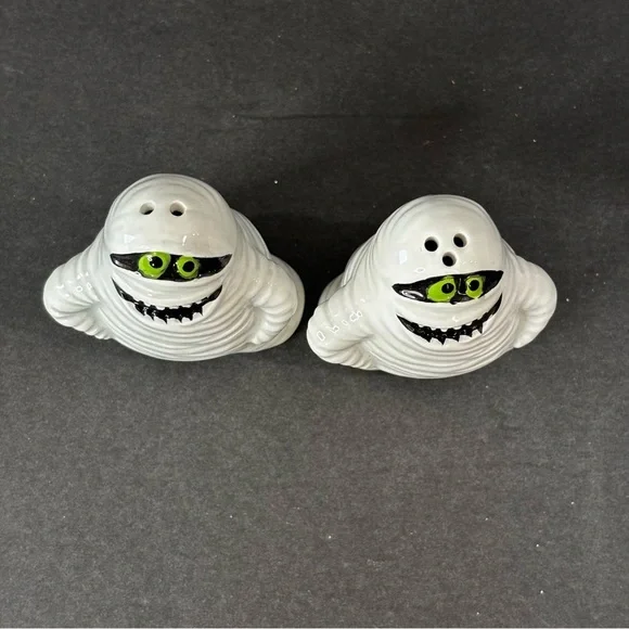 Hotel Transylvania  Mummy Salt And Pepper Sharker With Plugs Halloween Decor - Picture 5 of 8
